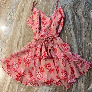 Selfie Leslie Floral tie dress